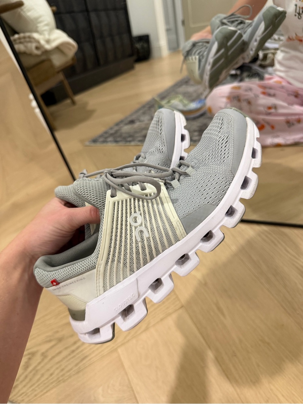 On Running Cloudswift Women's Athletic Sneakers - Light Gray and Off-White